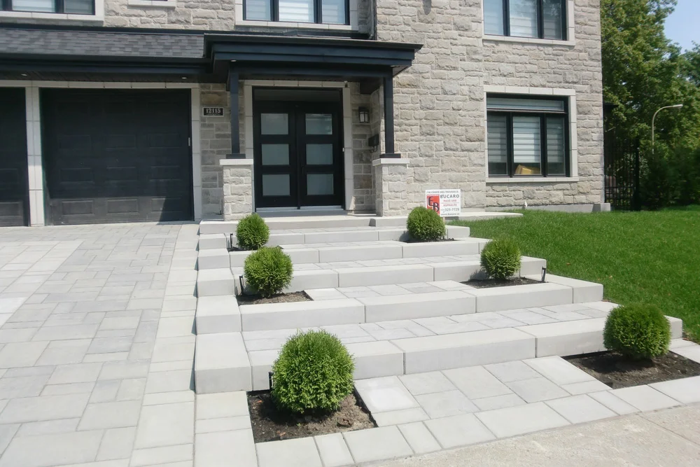 Professional pavers and paving services in Montreal by Bucaro Landscaping, featuring high-quality paving stones, interlocking paving, and paving stone driveways for stunning, durable outdoor spaces.