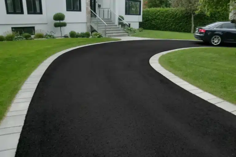Entrée en asphalte